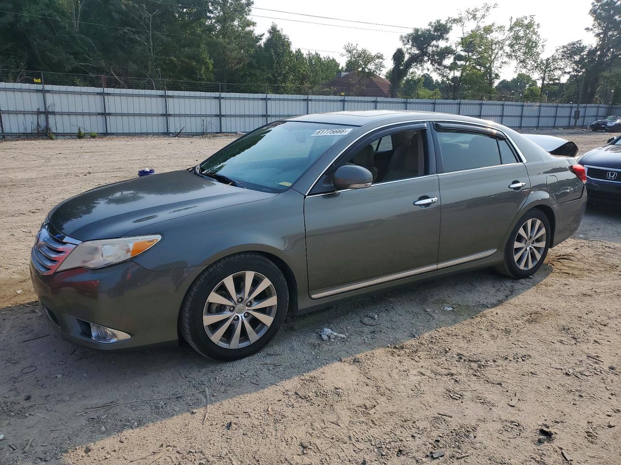 2011 Toyota Avalon, VIN 4T1BK3DBXBU434644 — Rear end