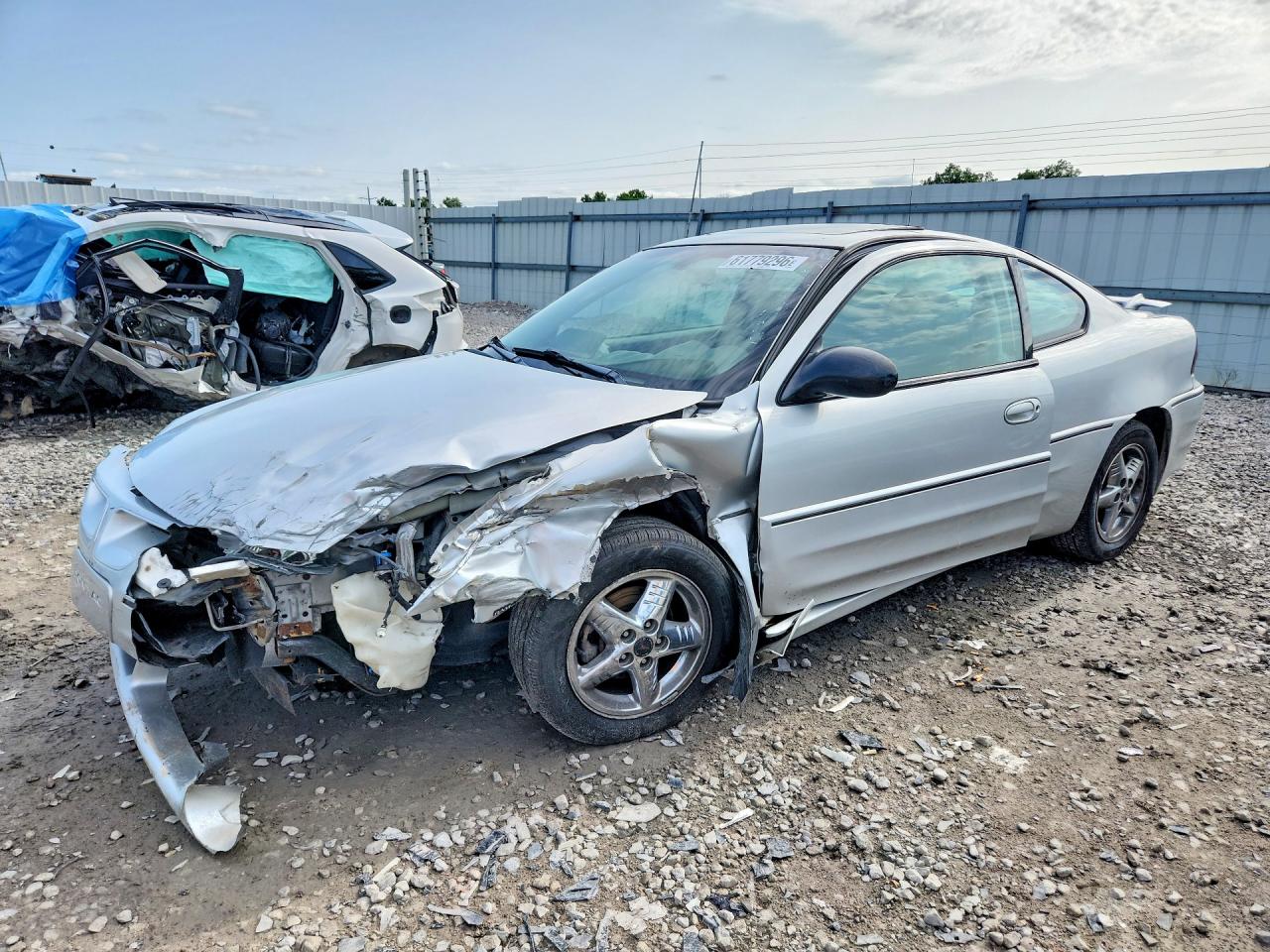 2003 Pontiac Grand Am GT, VIN 1G2NW12E43C225676 — Front end