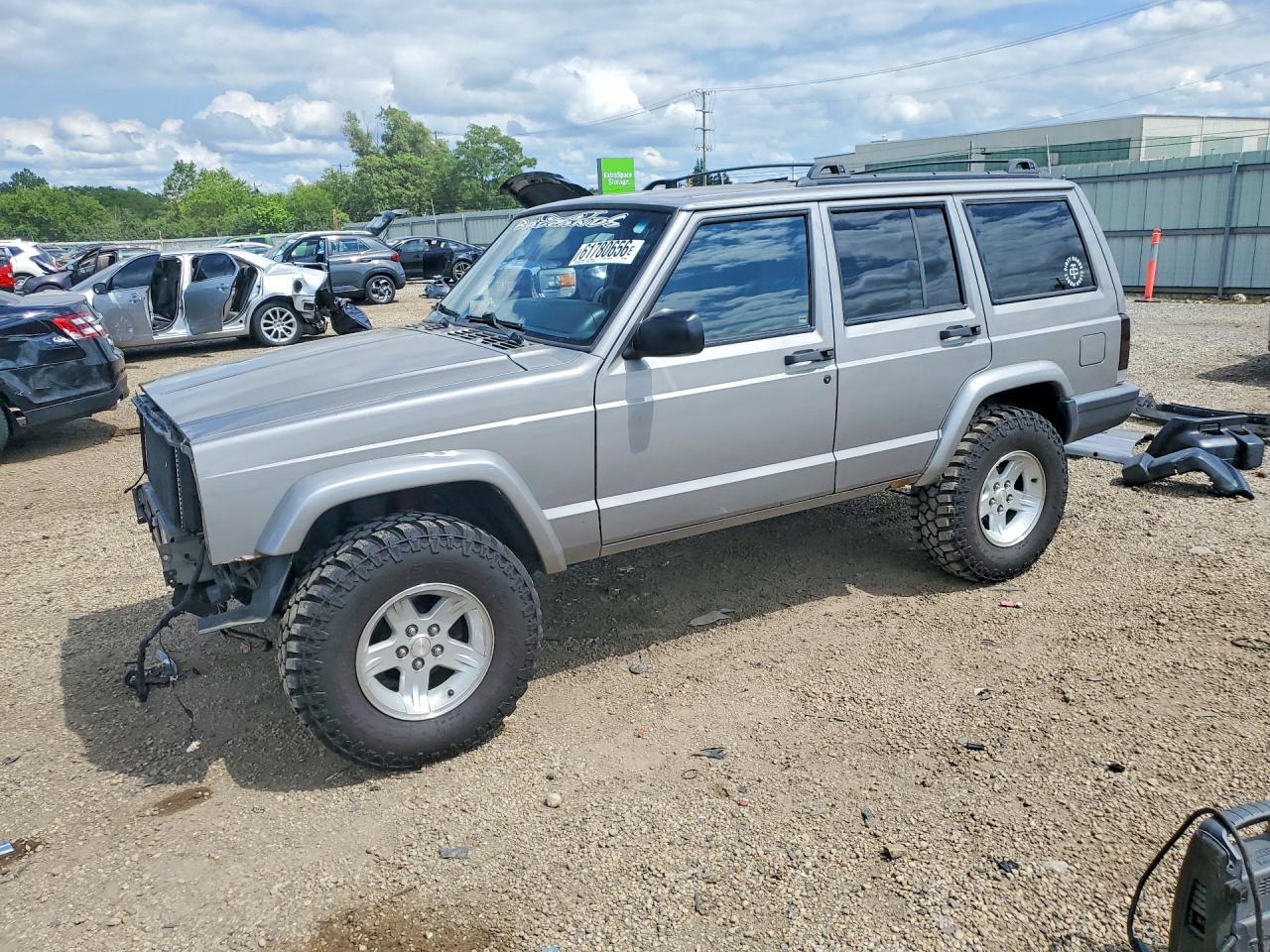 2001 Jeep Cherokee Sport, VIN 1J4FF48S91L539801 — Front end