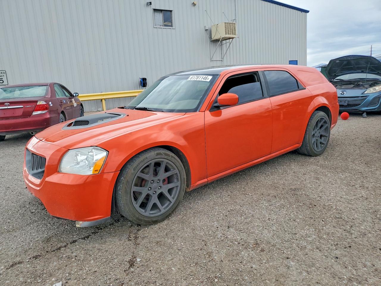 2006 Dodge Magnum R/T, VIN 2D4GV57296H280173 — Front end