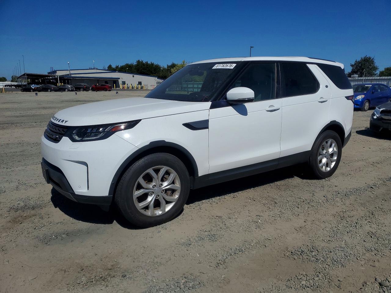 2020 Land Rover Discovery SE, VIN SALRG2RVXL2425336 — Front end