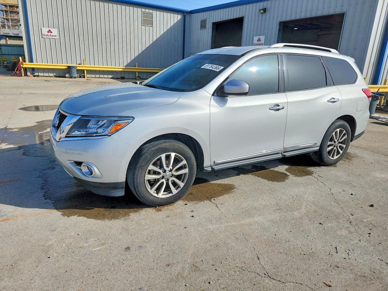 2014 Nissan Pathfinder S, VIN 5N1AR2MN6EC637987 — Water / flood