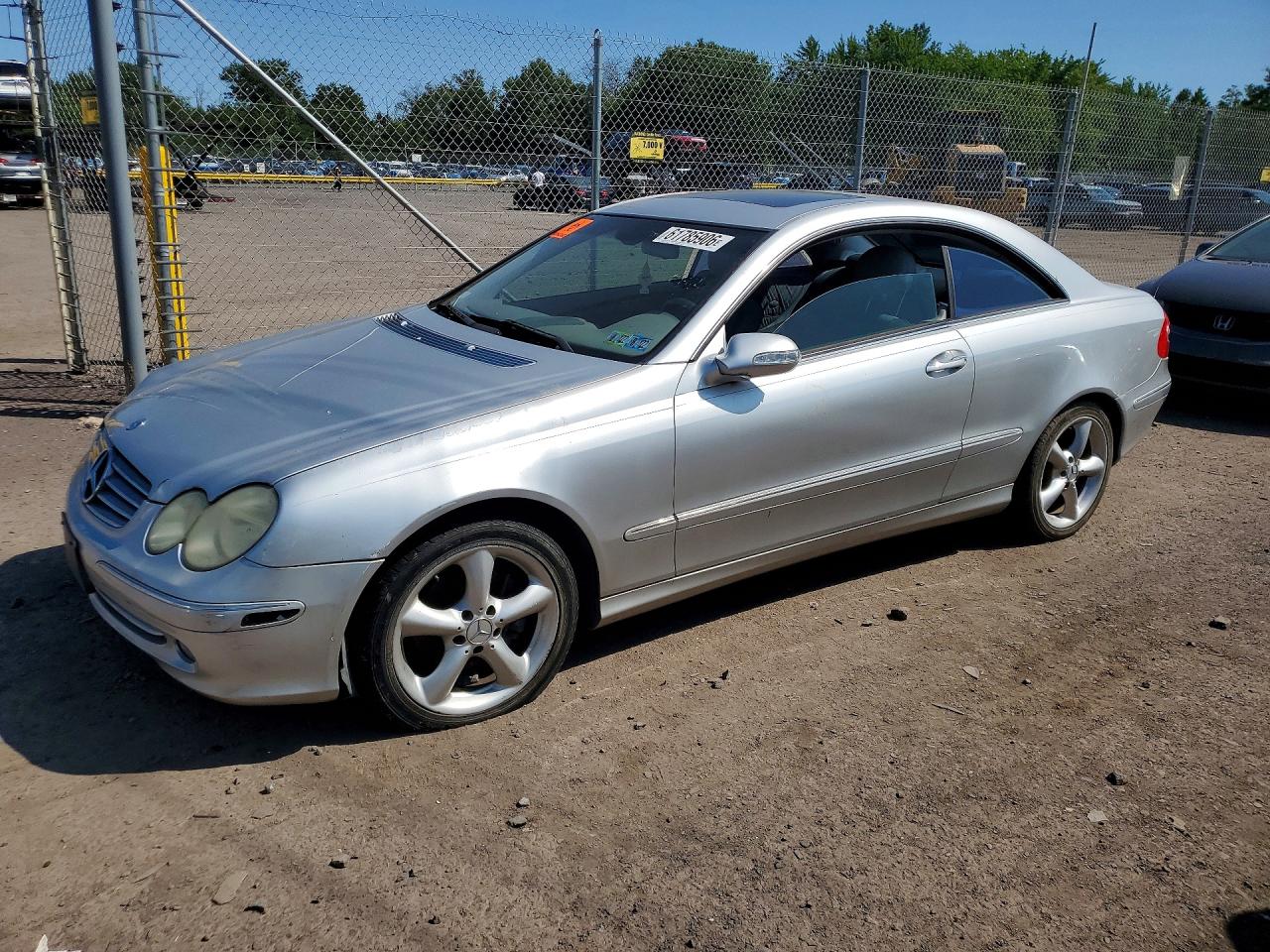 2004 Mercedes-Benz CLK 320, VIN WDBTJ65J24F083768 — Перед