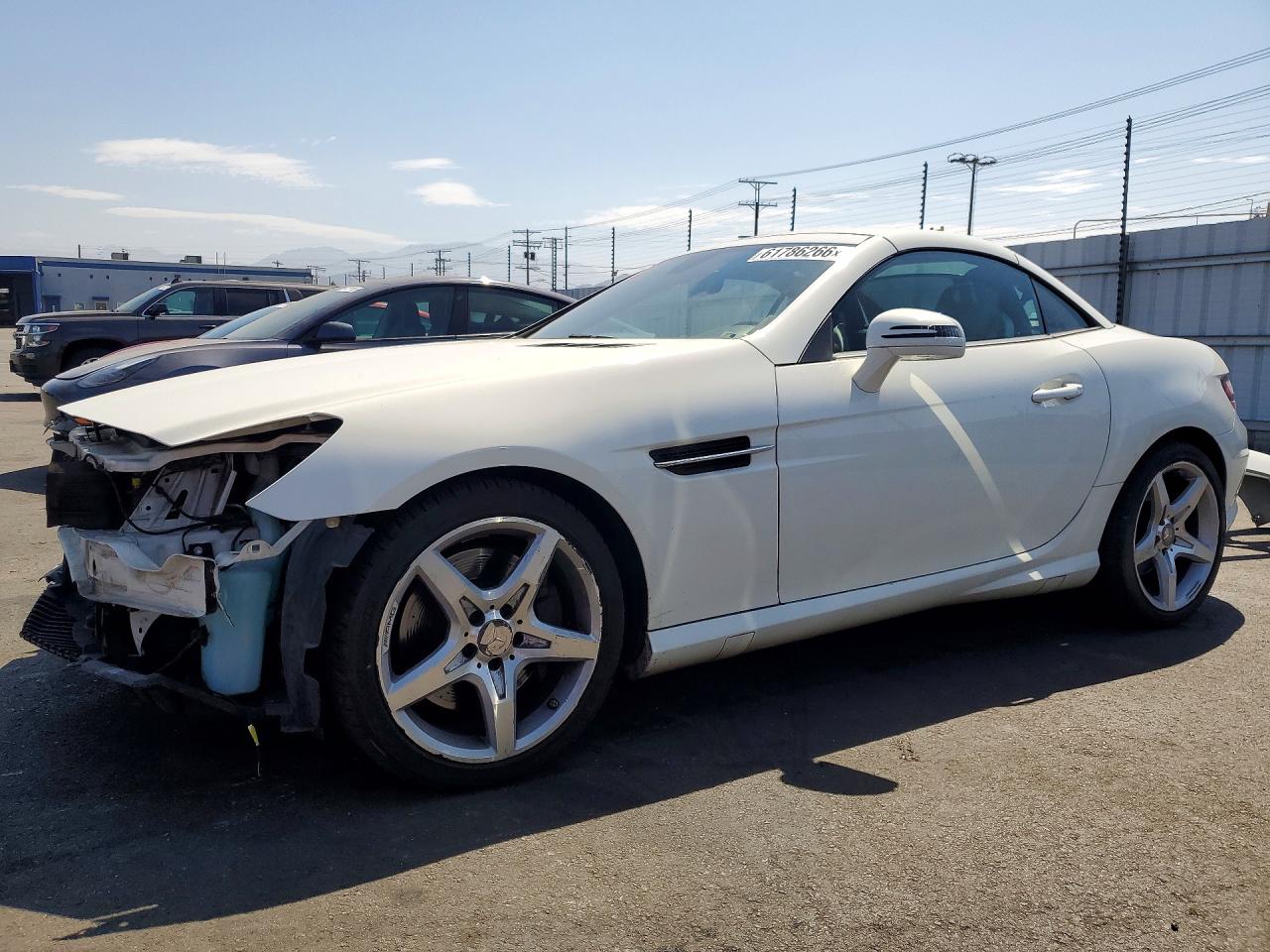 2013 Mercedes-Benz SLK 250, VIN WDDPK4HA2DF050758 — Front end