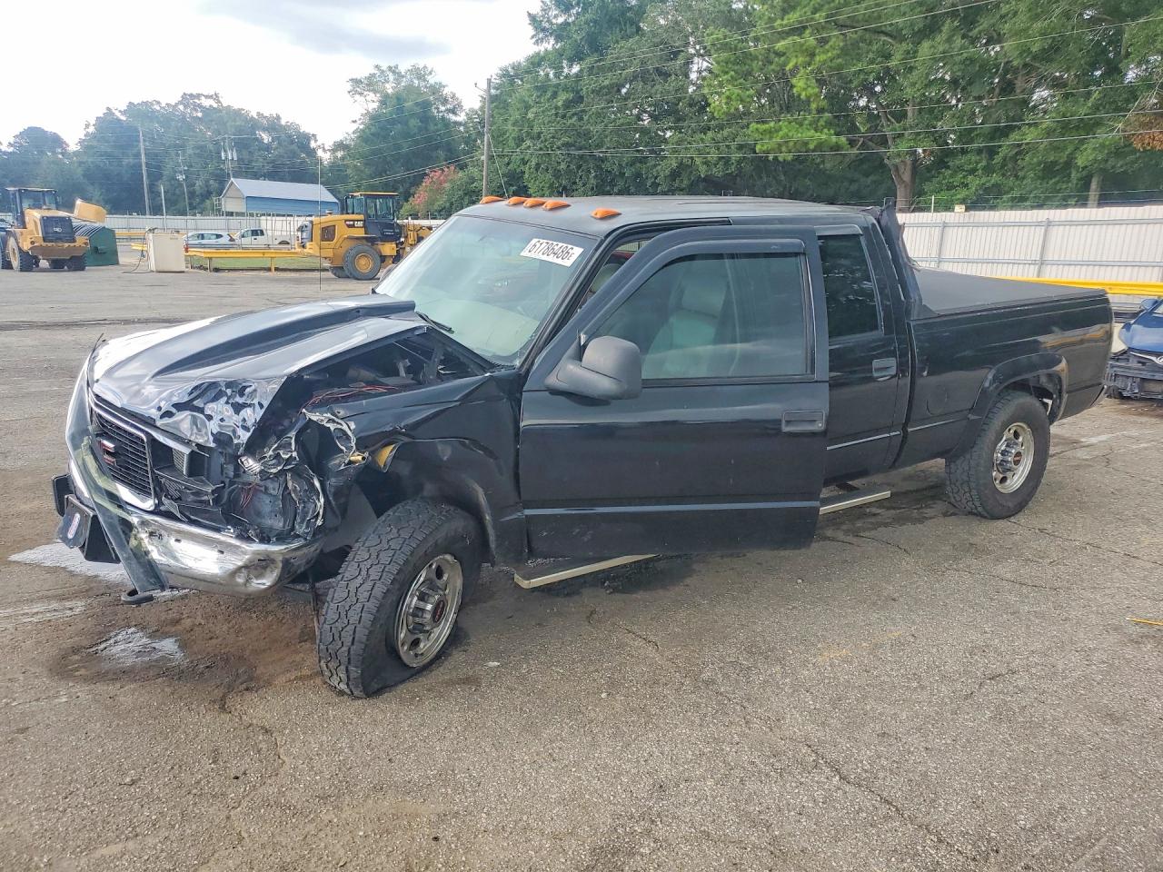 1999 GMC Sierra 2500, VIN 1GTGK23R1XF044207 — Перед