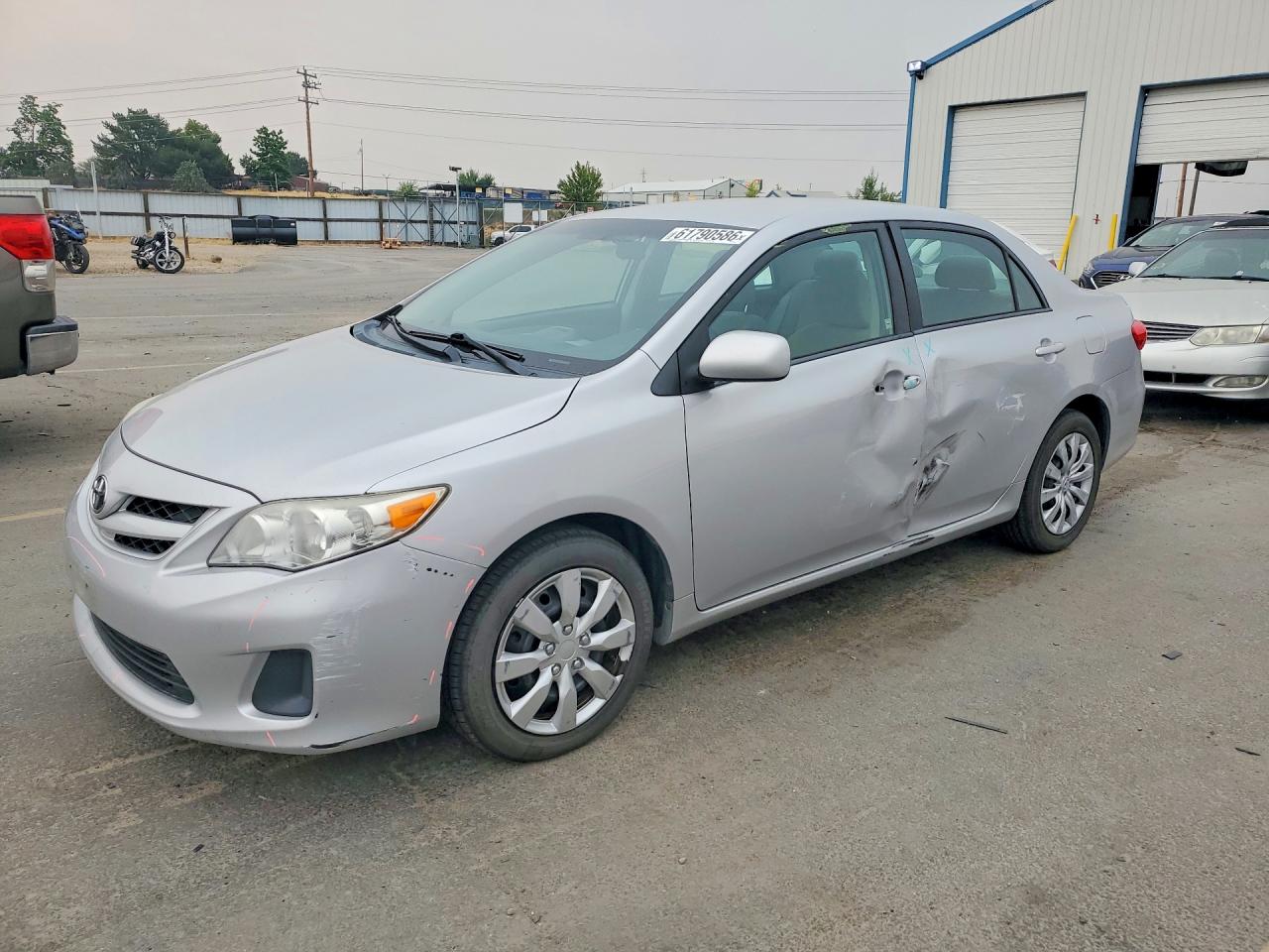 2012 Toyota Corolla LE, VIN 2T1BU4EE0CC826401 — Side