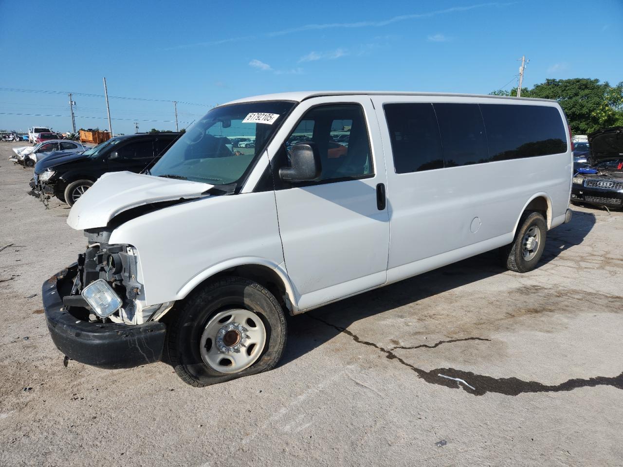 2008 Chevrolet Express Passenger, VIN 1GAHG39KX81169168 — Front end