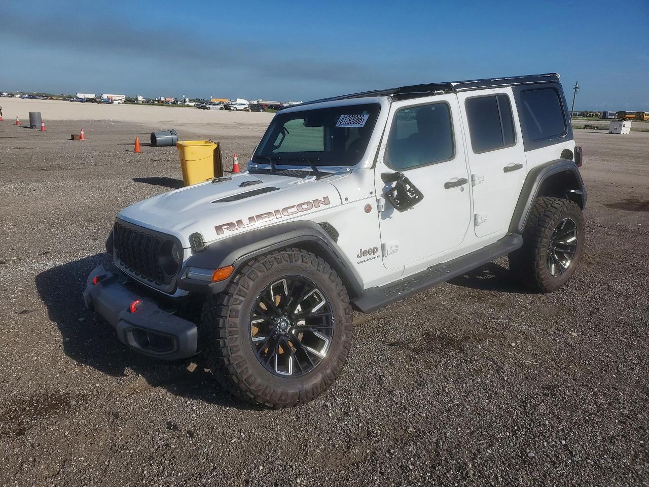 2025 Jeep Wrangler Rubicon, VIN 1C4PJXFN1SW565851 — Front end