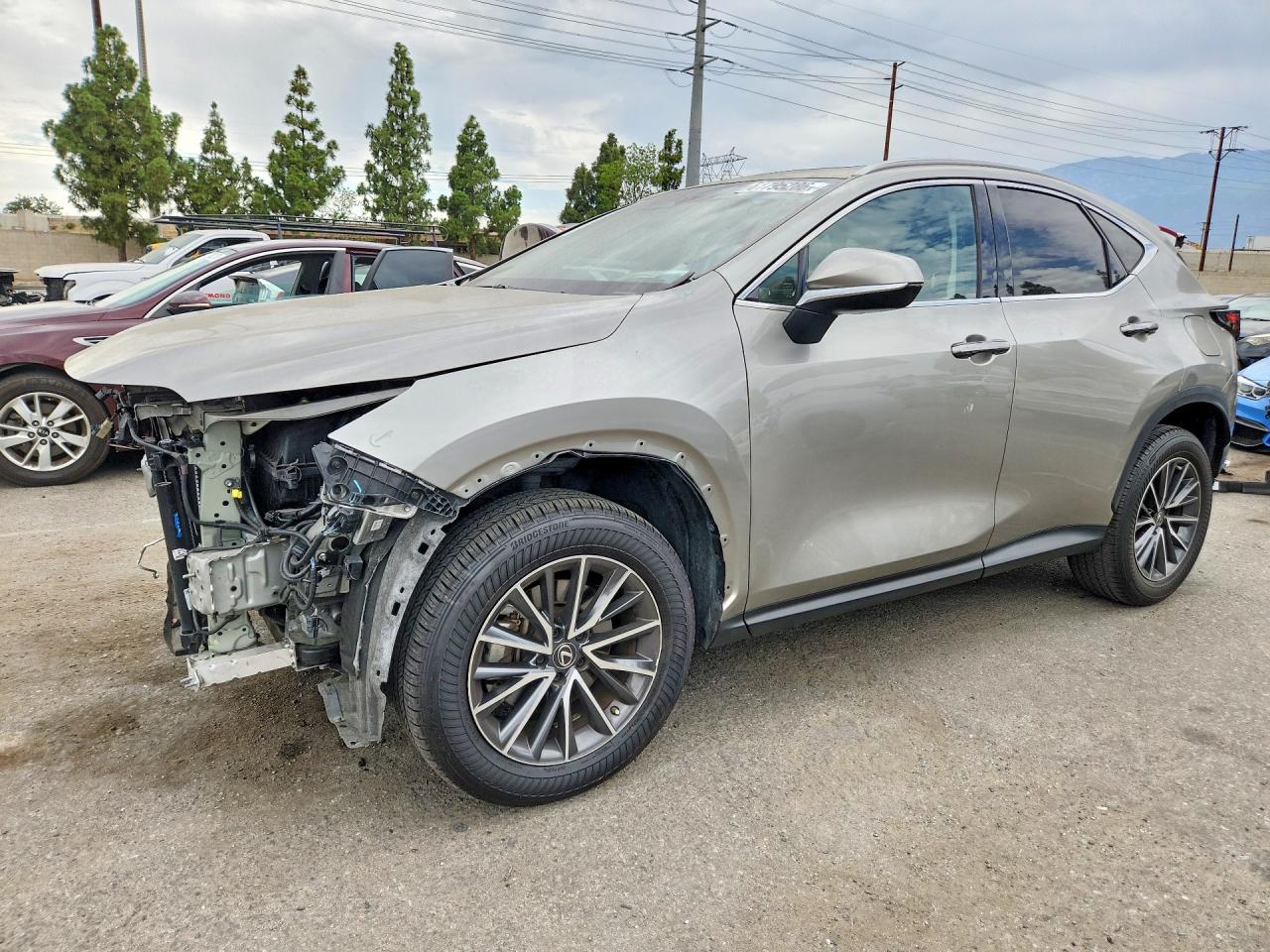 2022 Lexus NX 350, VIN JTJAGCEZ7N5001615 — Front end