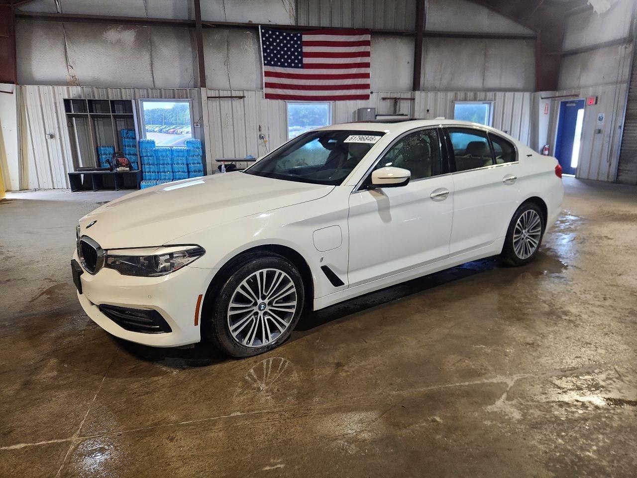 2018 BMW 5 Series 530e xDrive, VIN WBAJB1C55JB083990 — Minor dents and scratches