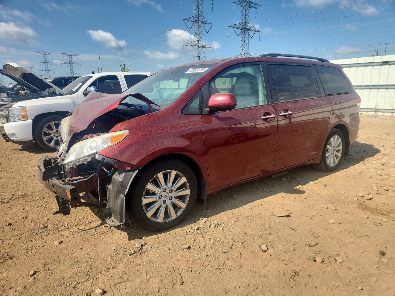 2014 Toyota Sienna XLE, VIN 5TDDK3DC1ES080625 — Front end