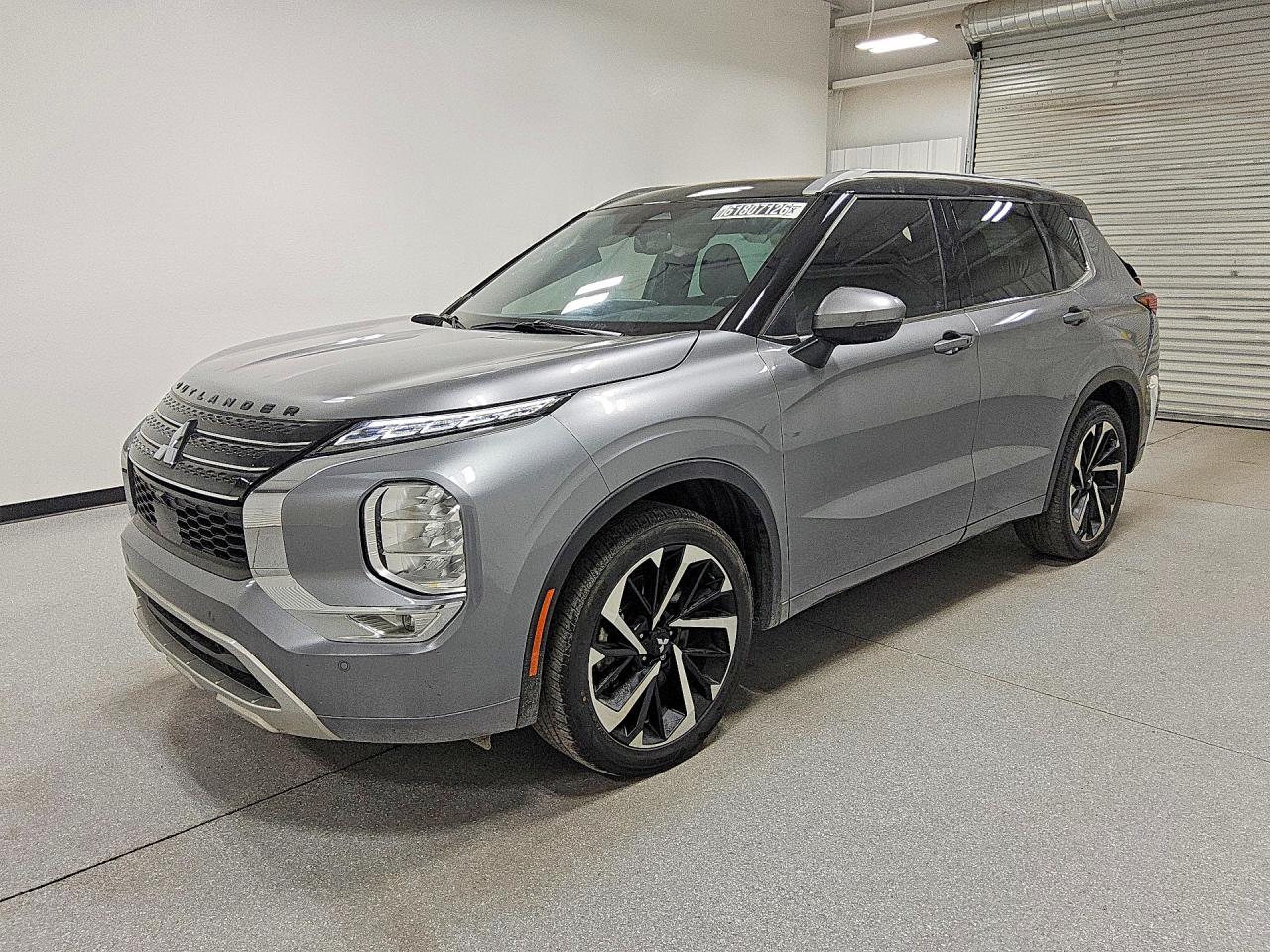 2023 Mitsubishi Outlander SEL, VIN JA4J3VA83PZ027402 — Rear end