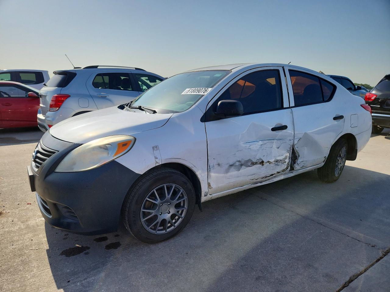 2013 Nissan Versa SL, VIN 3N1CN7AP4DL887942 — Side