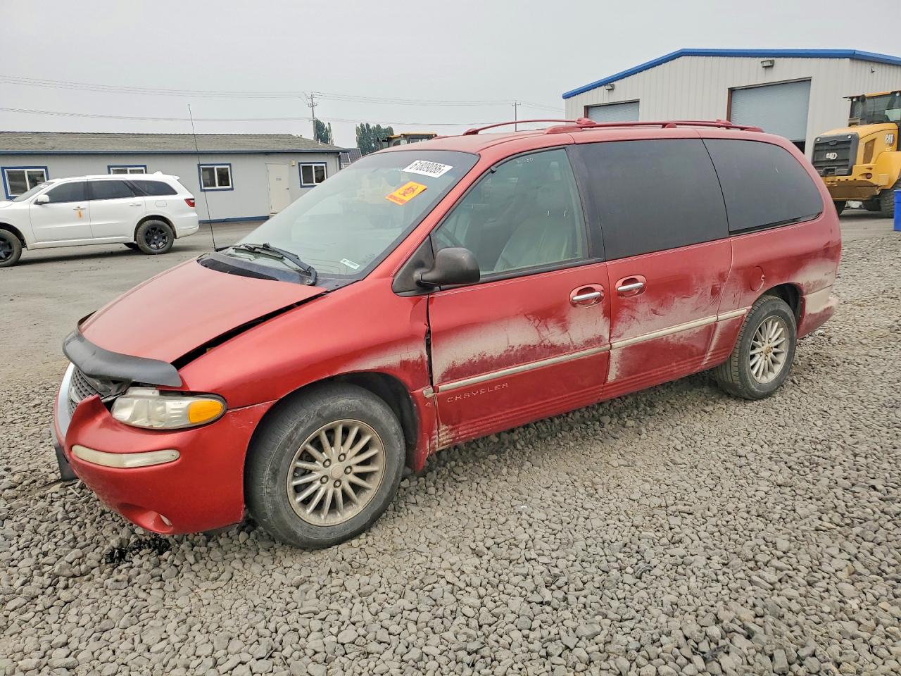 2000 Chrysler Town & Country Limited, VIN 1C4GT64LXYB689543 — Front end