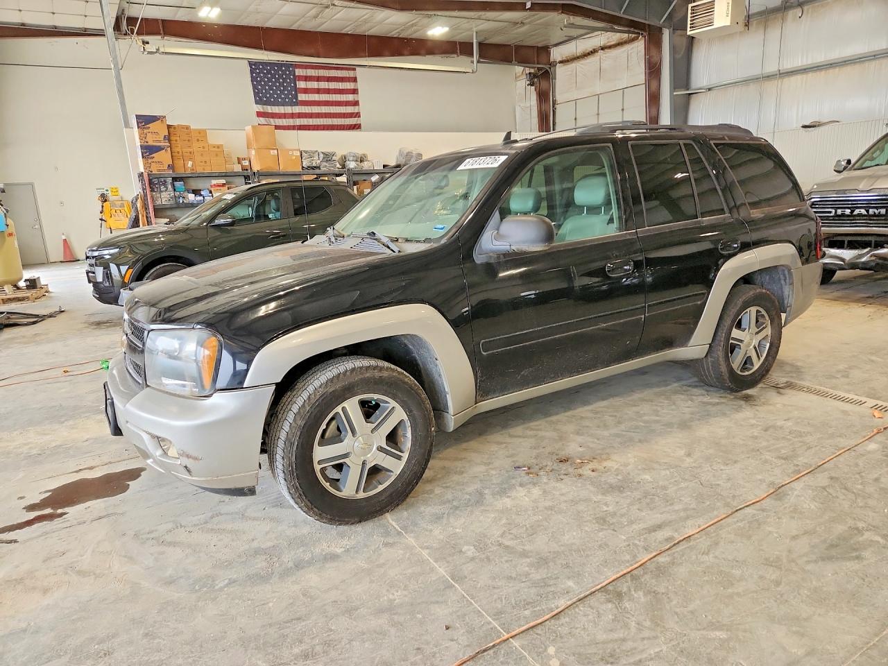 2006 Chevrolet TrailBlazer LS, VIN 1GNDT13S162144642 — Front end