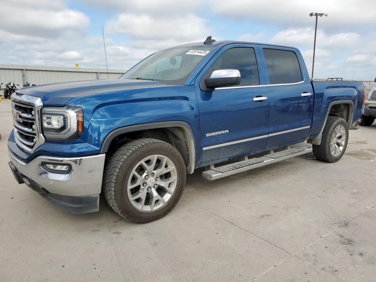 2018 GMC Sierra 1500 SLT, VIN 3GTP1NEC7JG414076 — Rear end