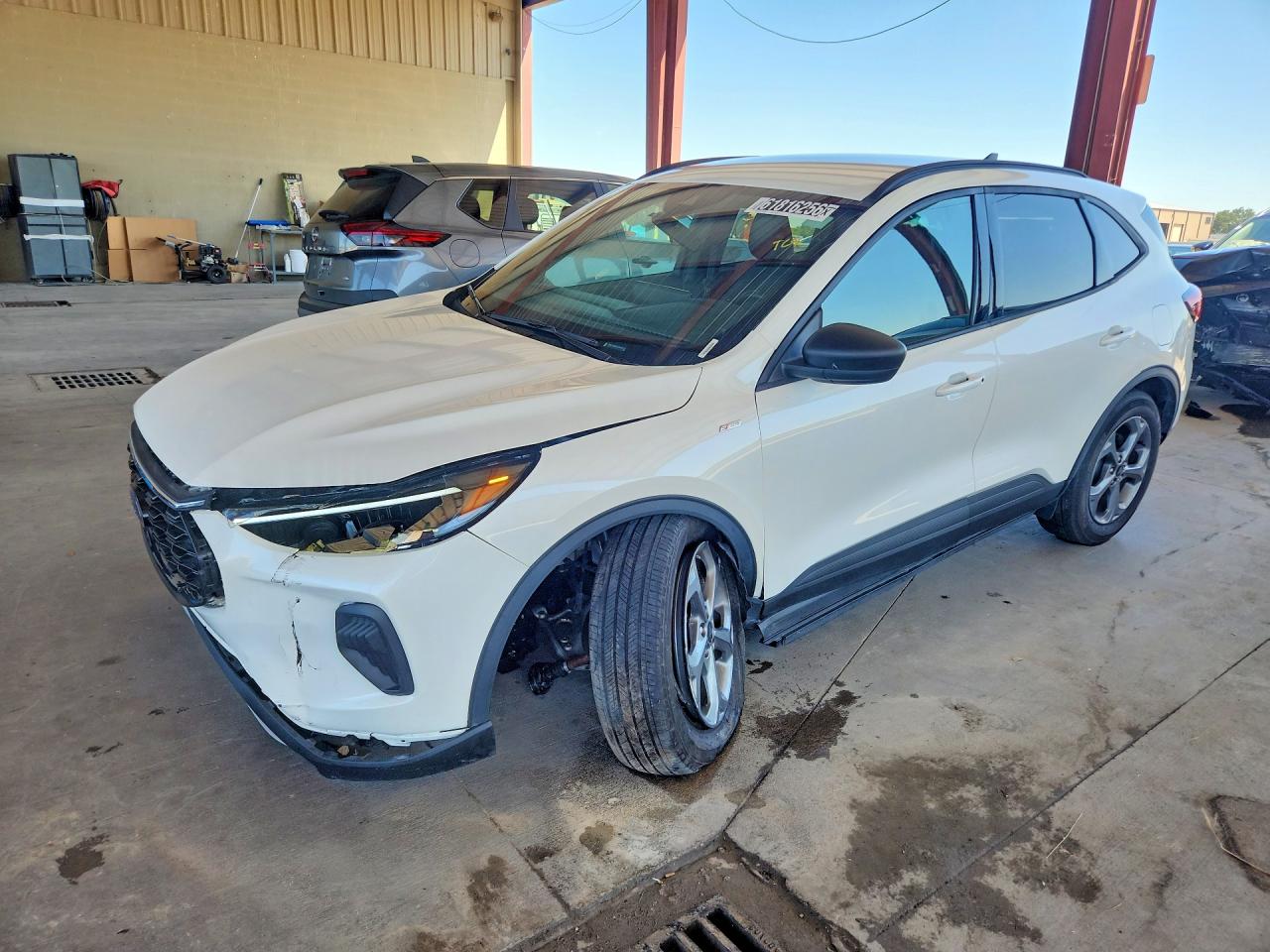 2025 Ford Escape ST-Line, VIN 1FMCU0MZ8SUA06517 — Бок