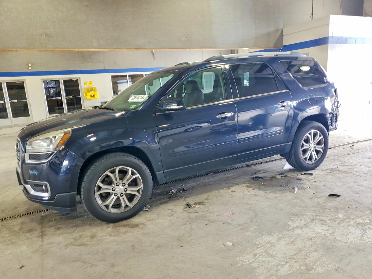 2015 GMC Acadia SLT, VIN 1GKKVRKD3FJ123765 — Rear end
