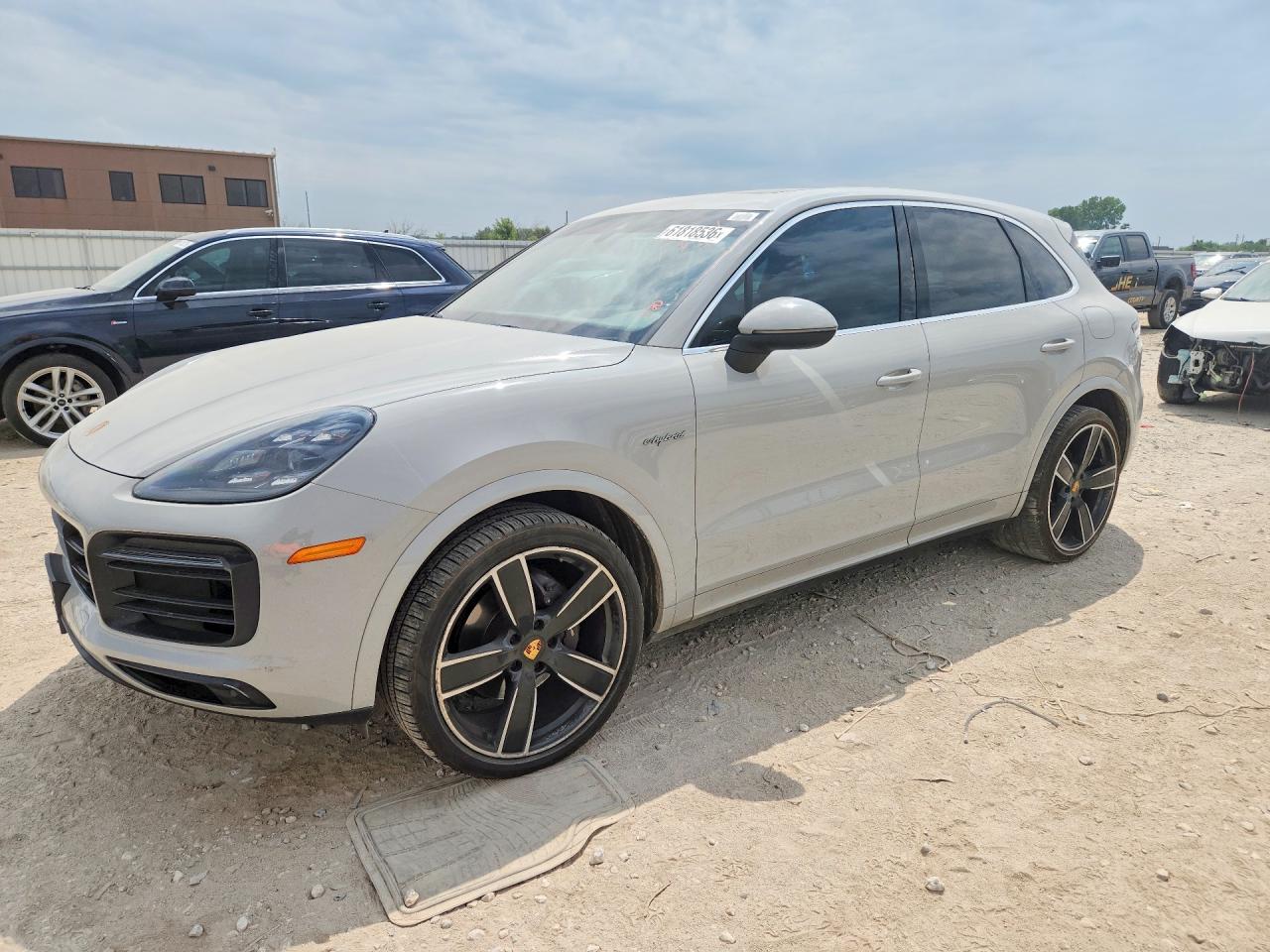 2022 Porsche Cayenne E-Hybrid, VIN WP1AE2AY0NDA26599 — Normal wear