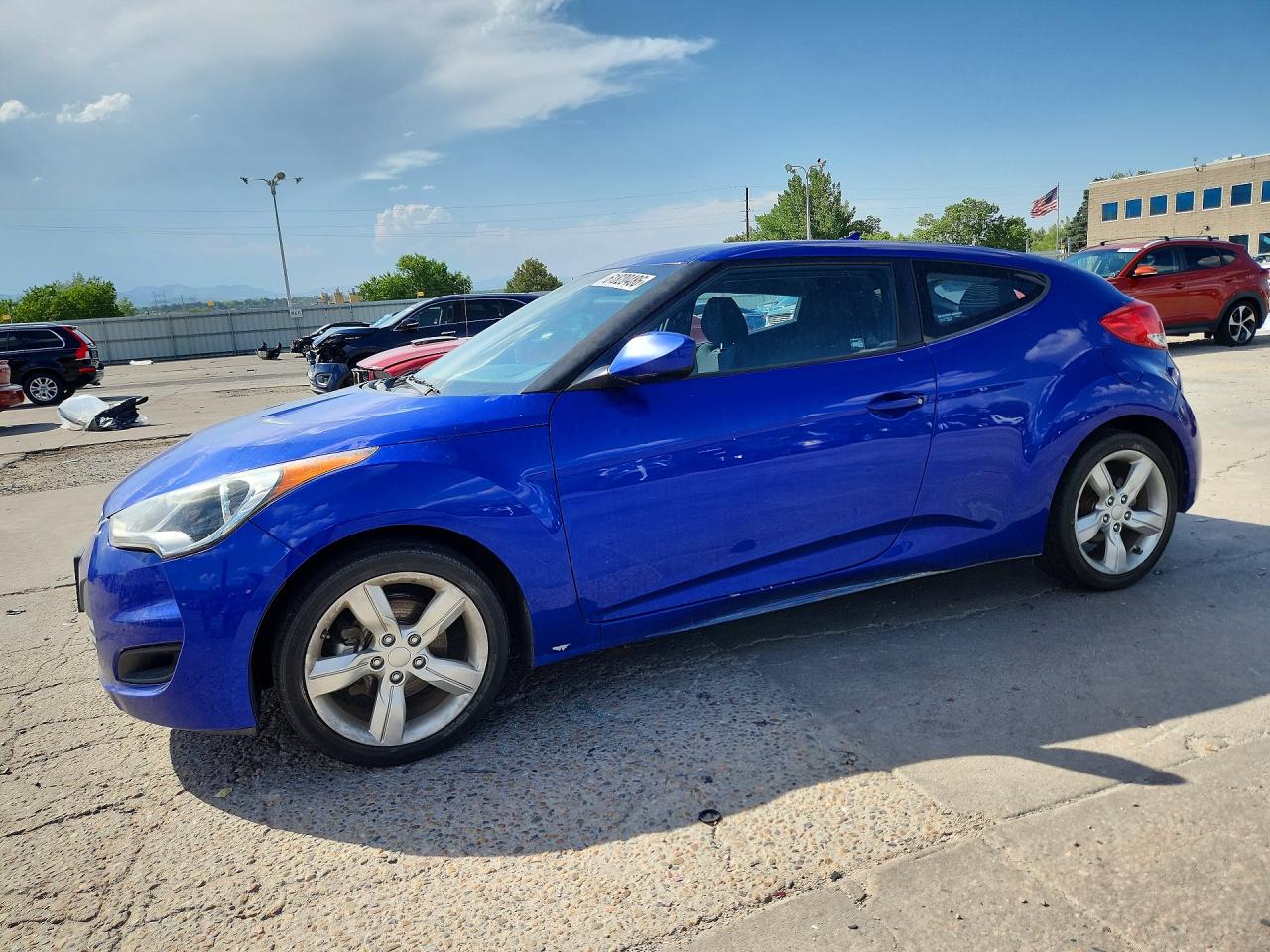 2014 Hyundai Veloster, VIN KMHTC6AD4EU194262 — Бок