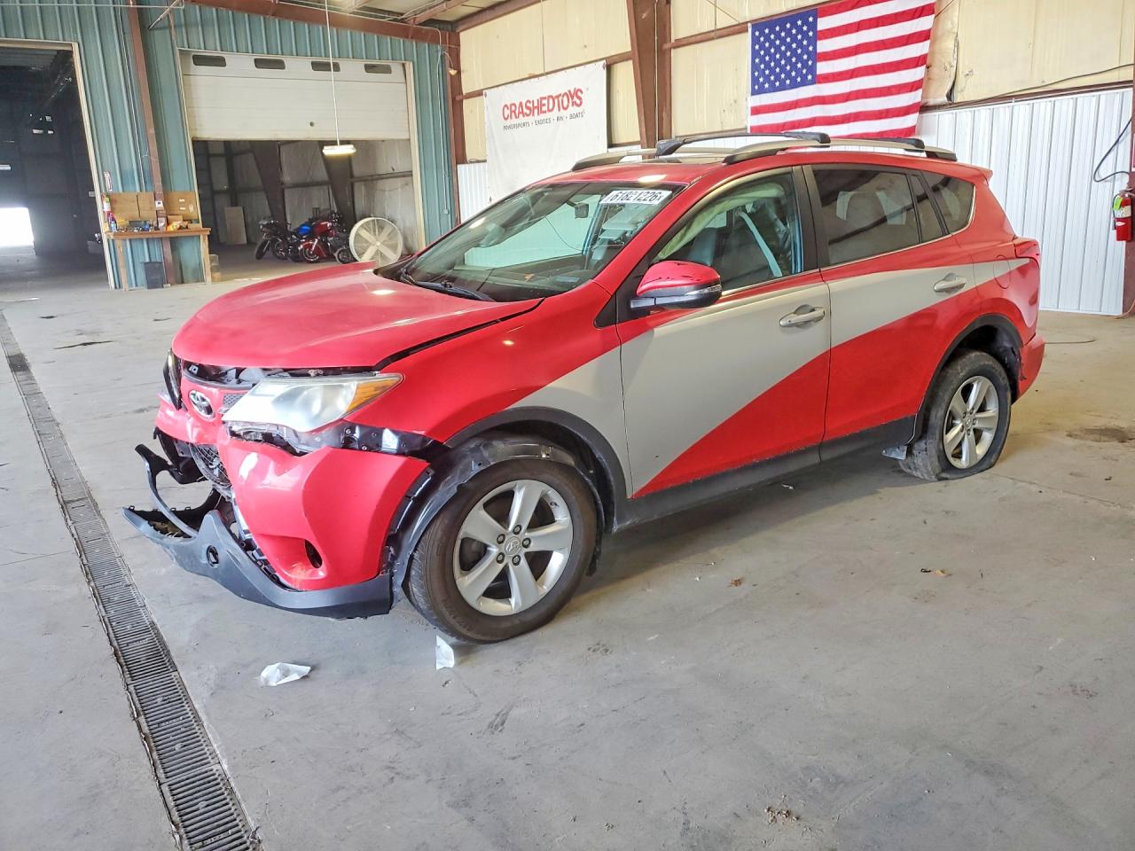 2014 Toyota RAV4 XLE, VIN 2T3RFREV2EW175173 — Front end