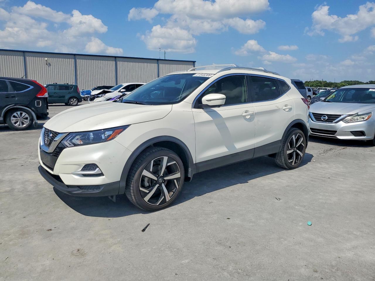 2022 Nissan Rogue SL, VIN JN1BJ1CW3NW495135 — Minor dents and scratches