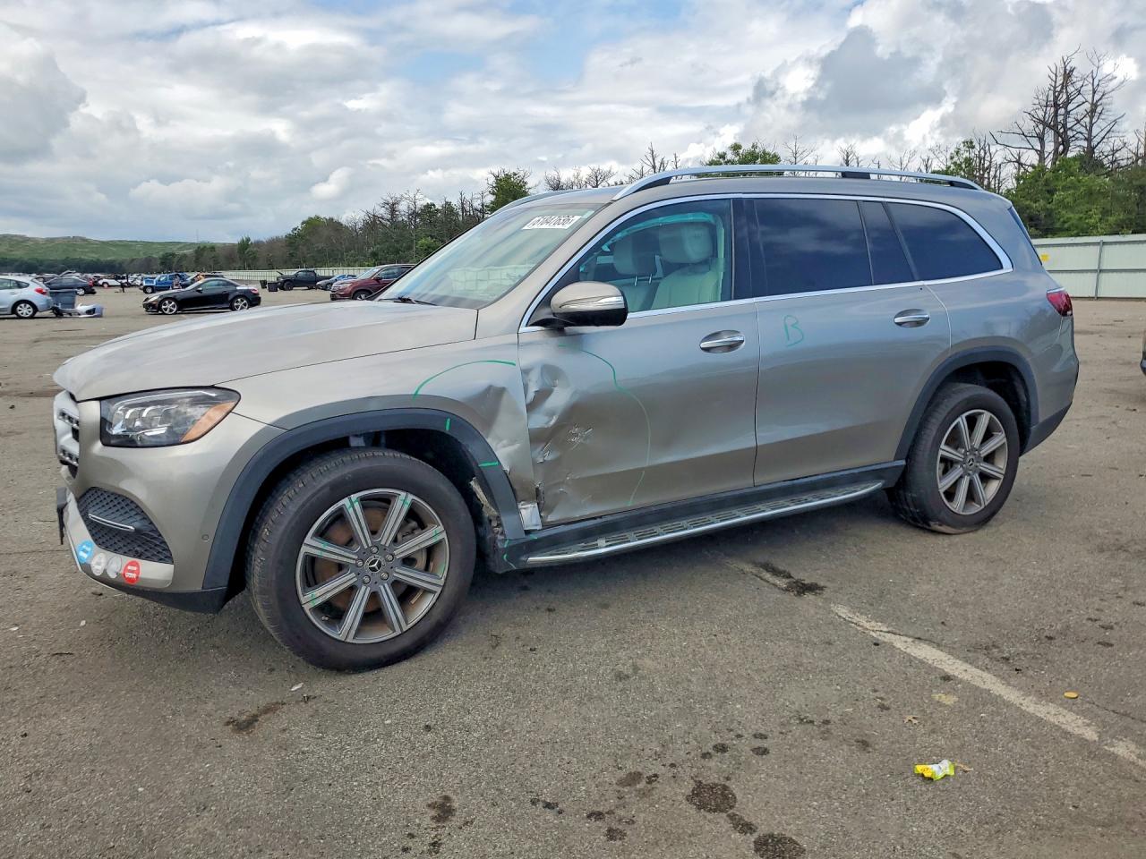 2021 Mercedes-Benz GLS 450, VIN 4JGFF5KE2MA461131 — Side
