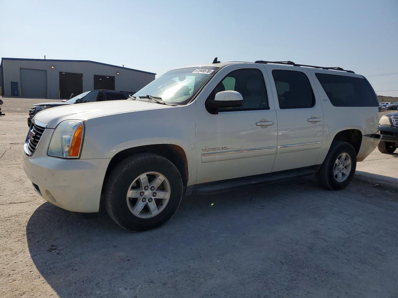 2014 GMC Yukon XL SLT, VIN 1GKS2KE74ER240454 — Rear end