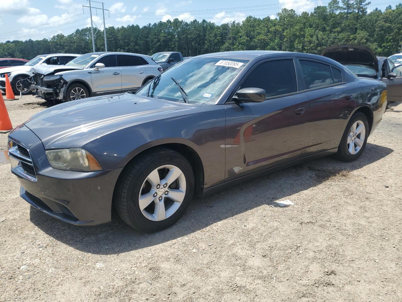 2014 Dodge Charger SE, VIN 2C3CDXBG1EH331701 — Front end