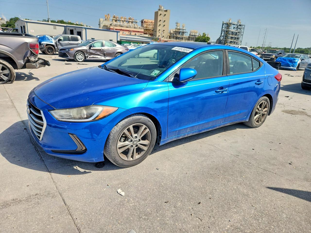 2018 Hyundai Elantra SEL, VIN 5NPD84LFXJH261058 — Minor dents and scratches