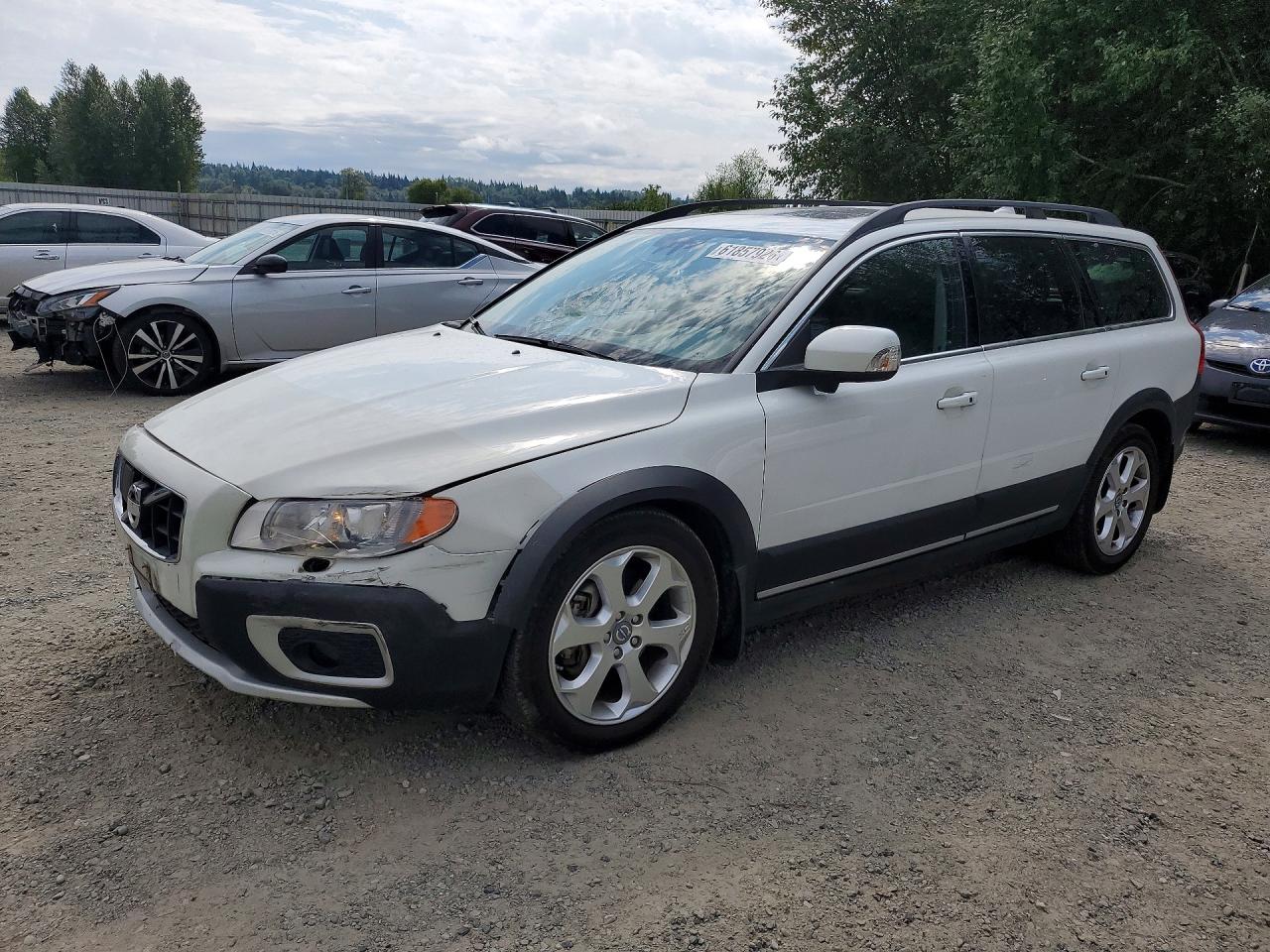 2011 Volvo XC70 3.0T, VIN YV4902BZ0B1109082 — Перед