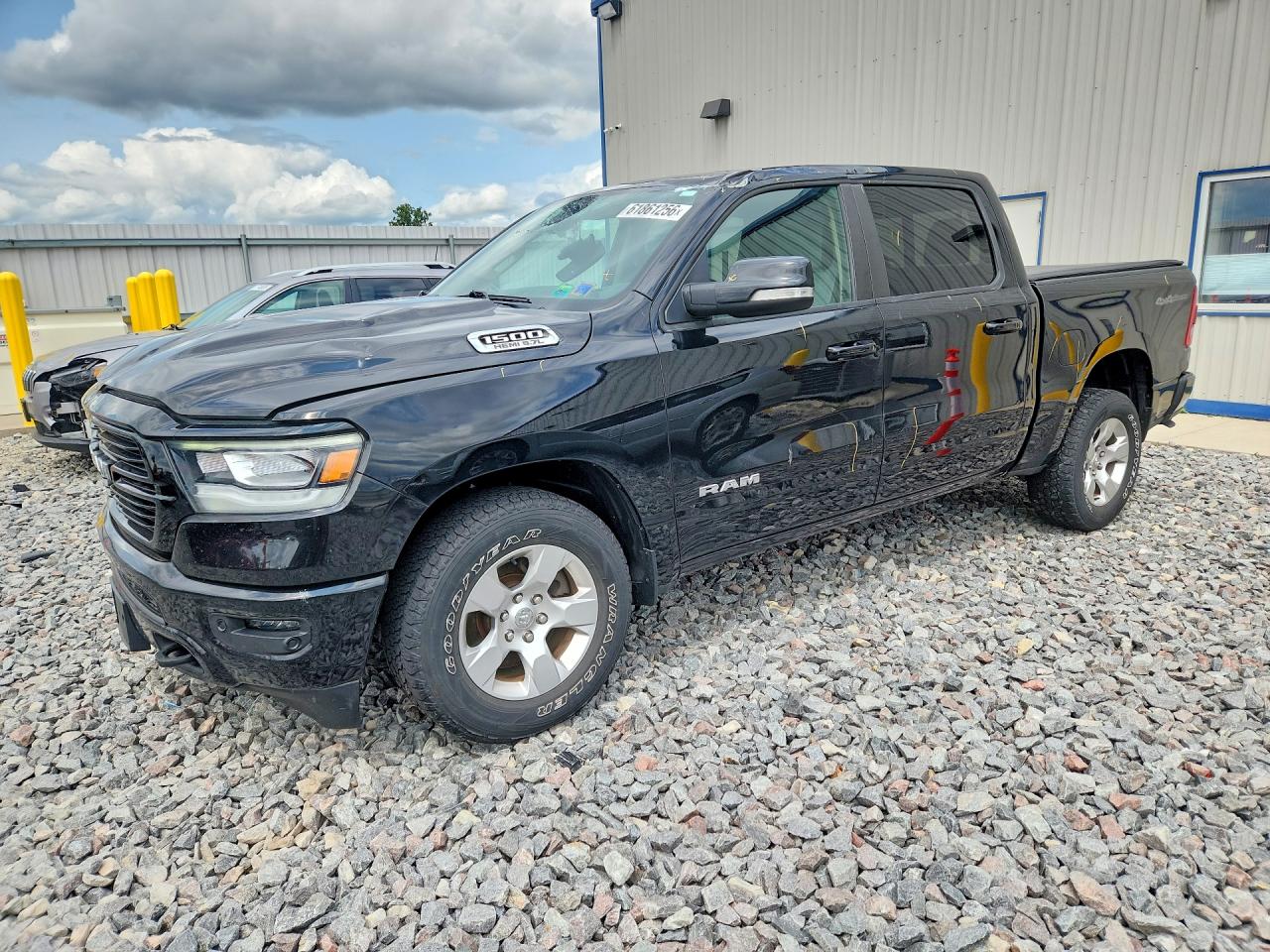 2020 Ram 1500 Big Horn, VIN 1C6SRFFT9LN334576 — Roof