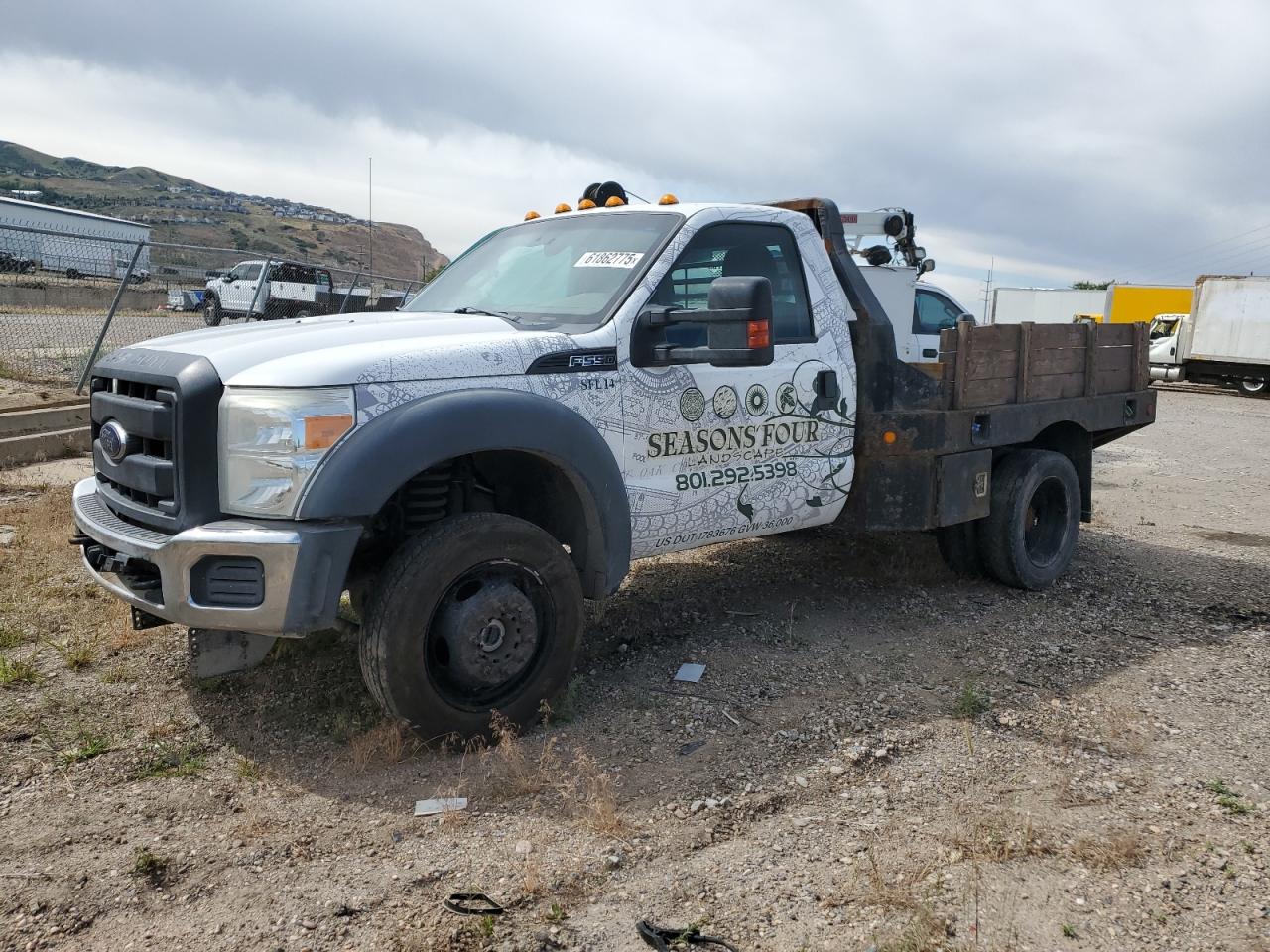2014 Ford F-550 XL, VIN 1FDUF5HTXEEB70450 — Бок