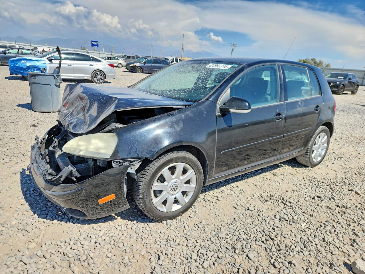 2006 Volkswagen Rabbit, VIN WVWDS71K66W184273 — Front end
