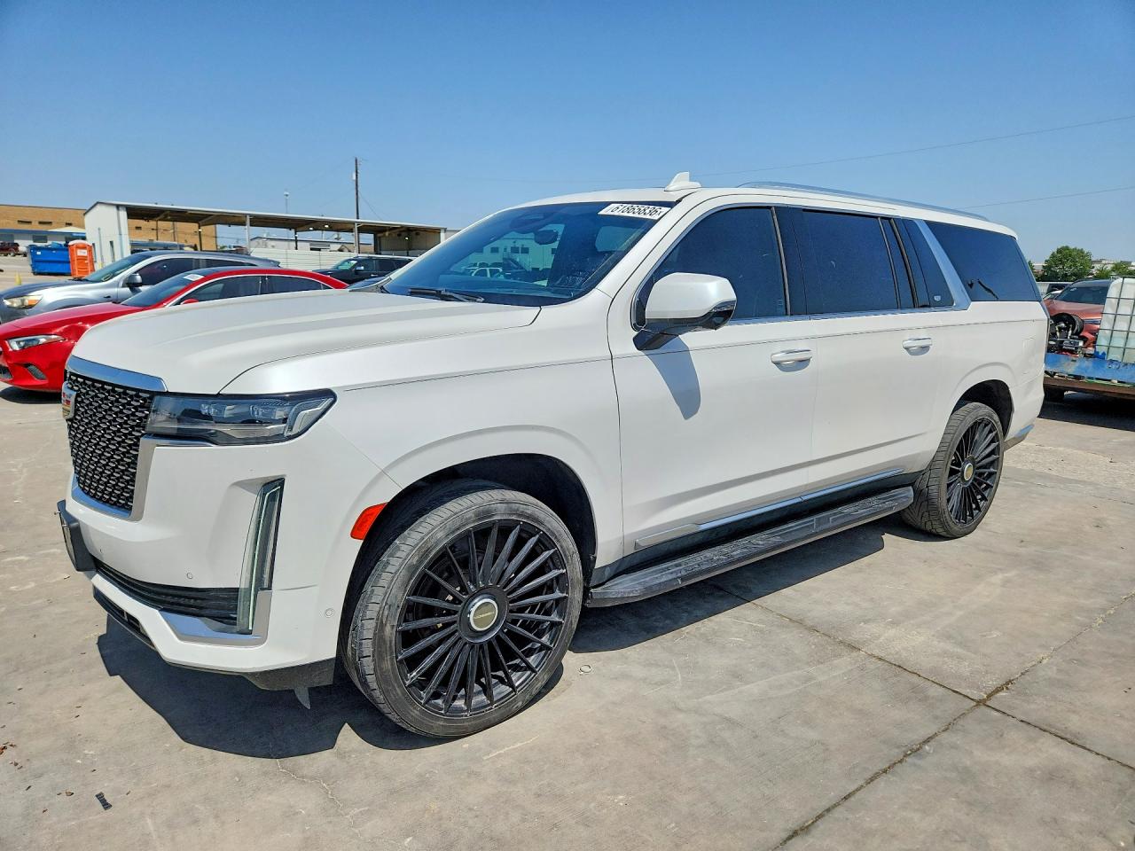 2021 Cadillac Escalade ESV Premium Luxury, VIN 1GYS3KKL5MR388258 — Обычный износ