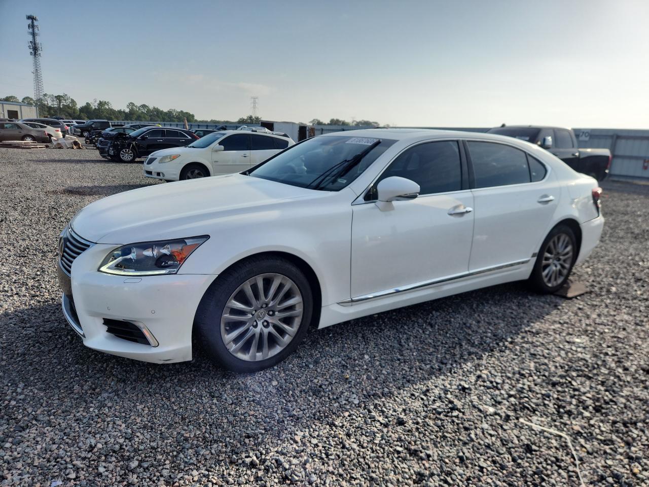 2013 Lexus LS 460 L, VIN JTHGL5EF6D5047945 — Rear end