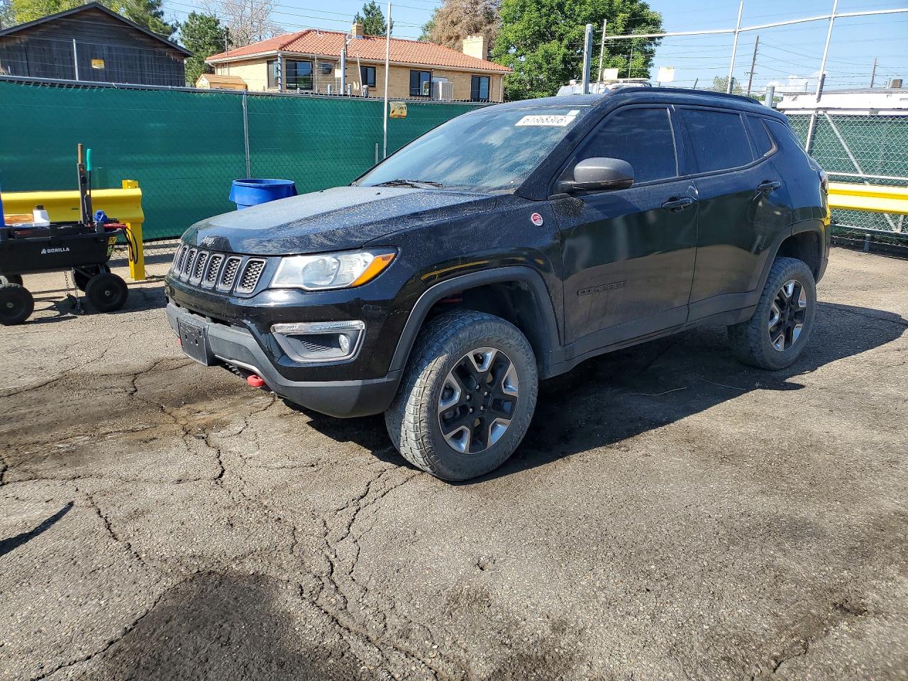 2017 Jeep Compass Trailhawk, VIN 3C4NJDDB3HT657833 — Front end
