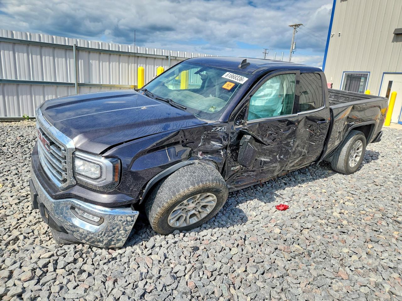2016 GMC Sierra 1500 SLE, VIN 1GTV2MECXGZ139004 — Front end