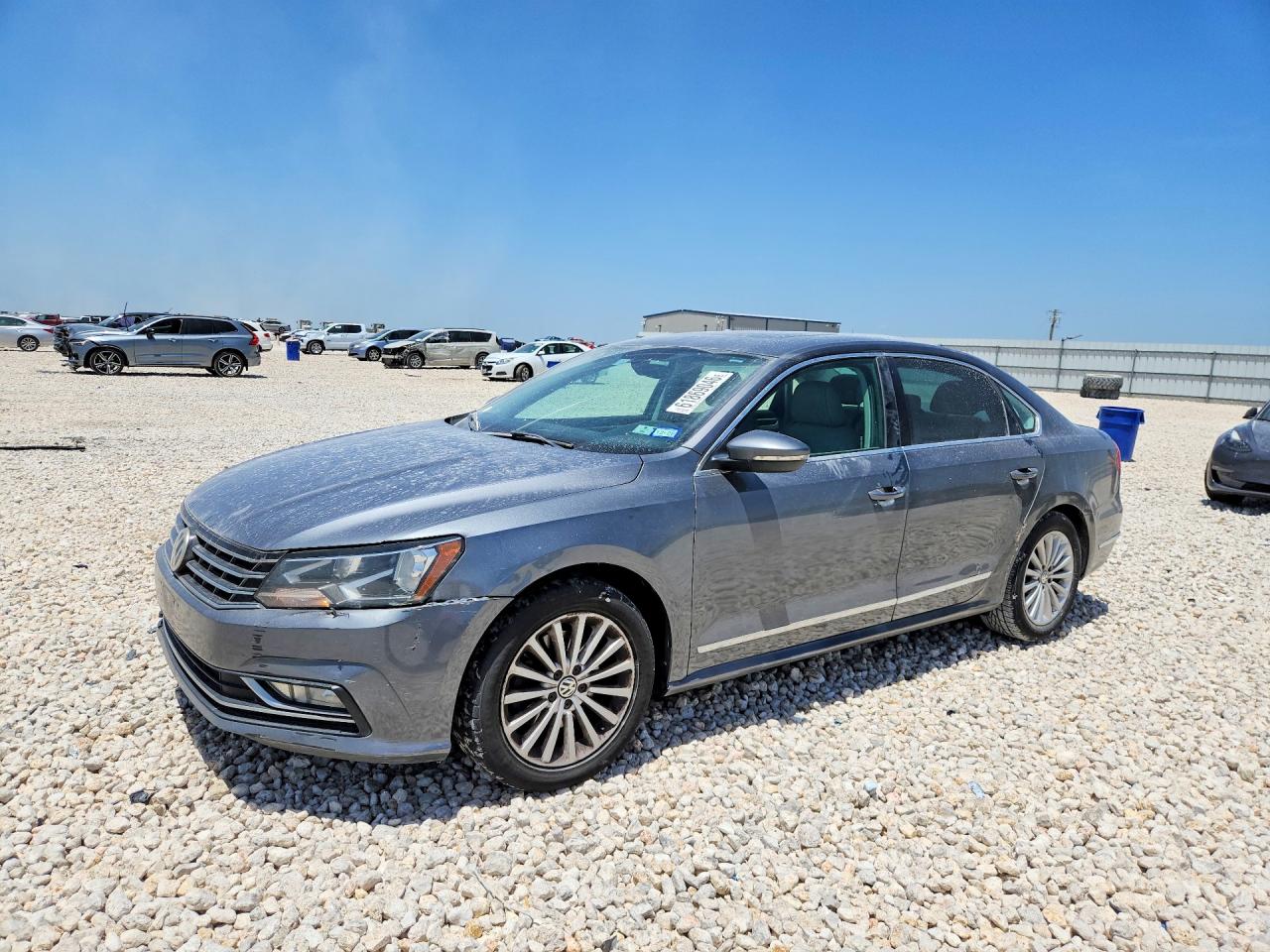 2016 Volkswagen Passat SE, VIN 1VWBT7A39GC040519 — Зад