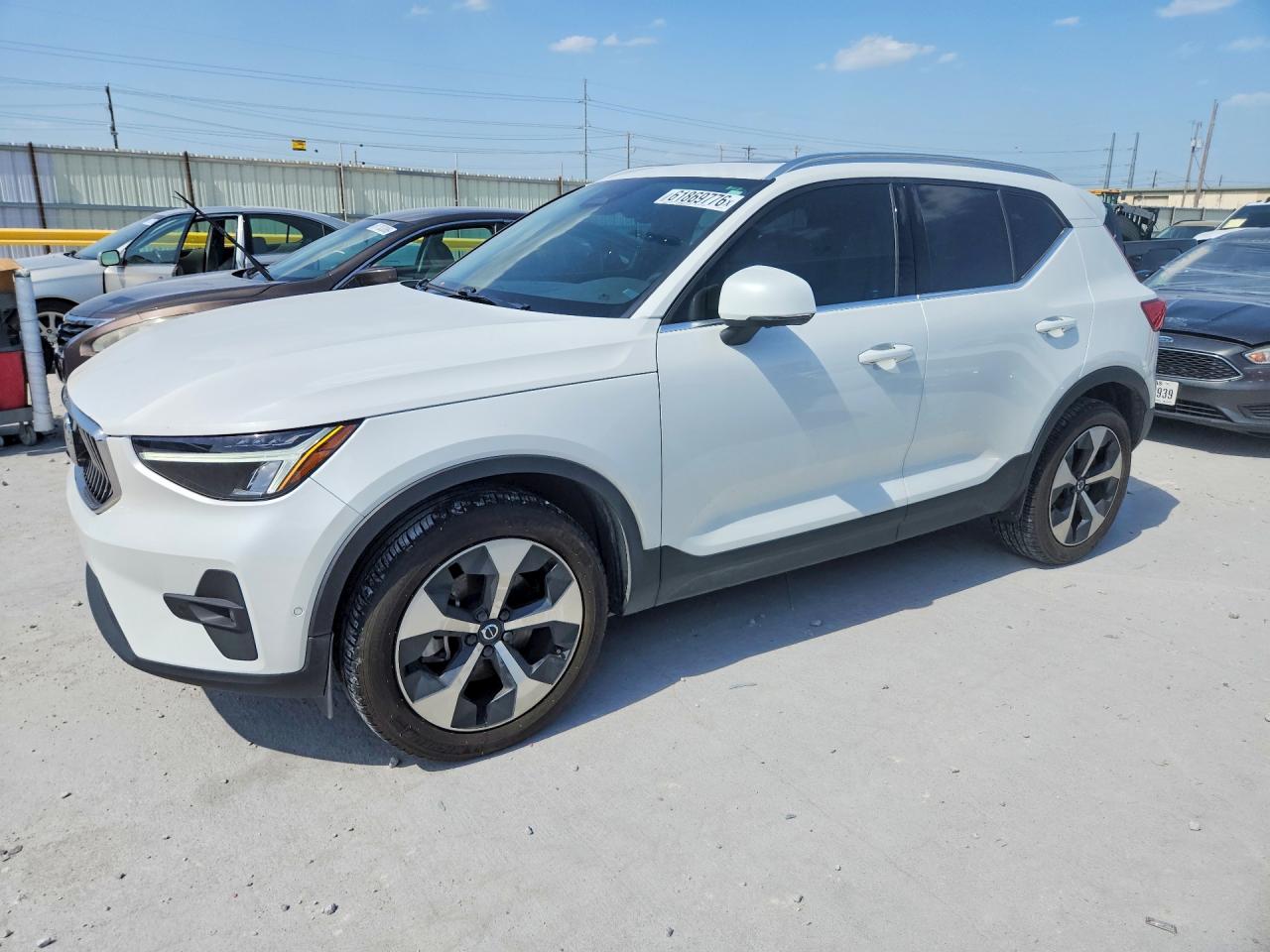 2023 Volvo XC40 Plus Bright Theme, VIN YV4L12UN4P2915604 — Обычный износ