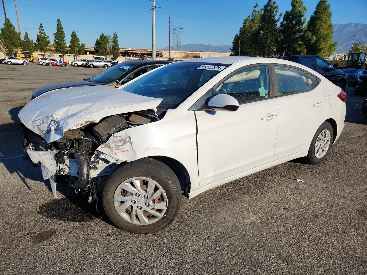 2019 Hyundai Elantra SE, VIN 5NPD74LF1KH425804 — Front end