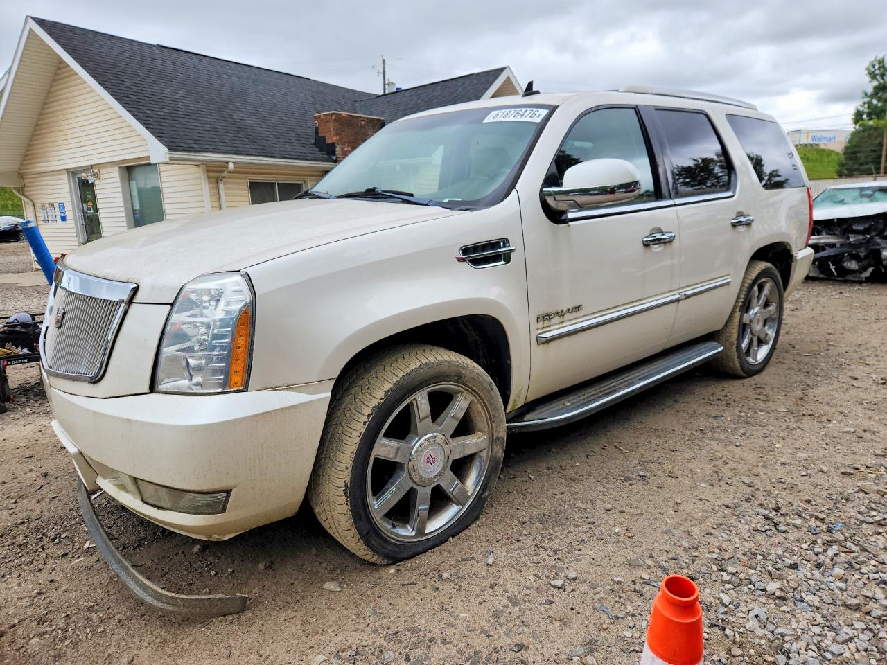 2011 Cadillac Escalade Luxury, VIN 1GYS4BEF1BR219726 — Mechanical