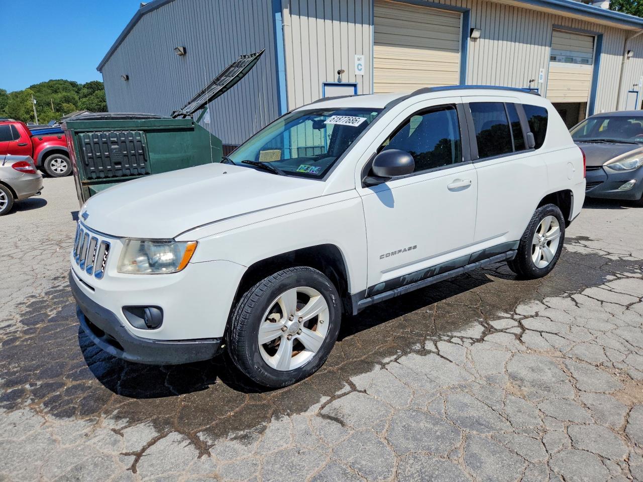 2012 Jeep Compass Sport, VIN 1C4NJDBB1CD520455 — Side