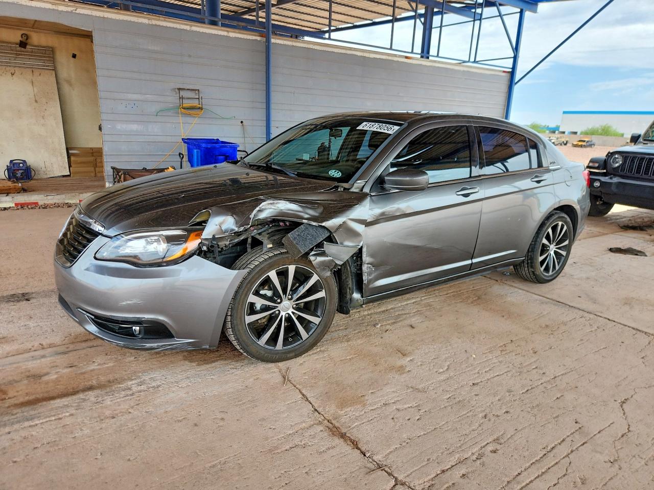 2012 Chrysler 200 Touring, VIN 1C3CCBBG8CN297041 — Перед