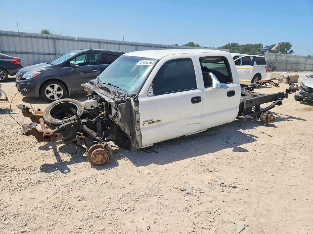 2005 Chevrolet Silverado 2500HD LS, VIN 1GCHK23265F960319 — Stripped