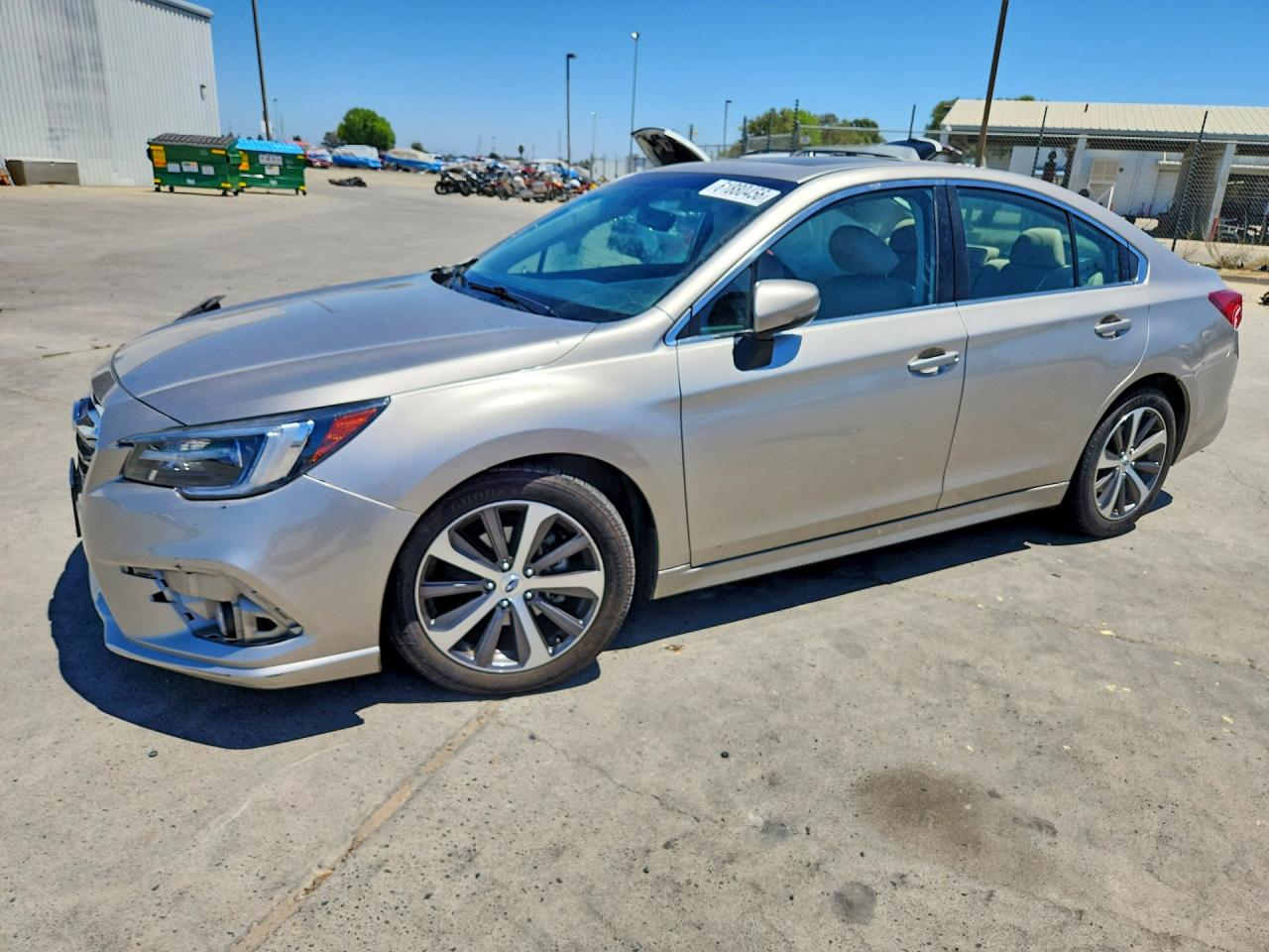 2018 Subaru Legacy Limited, VIN 4S3BNAN65J3033556 — Перед