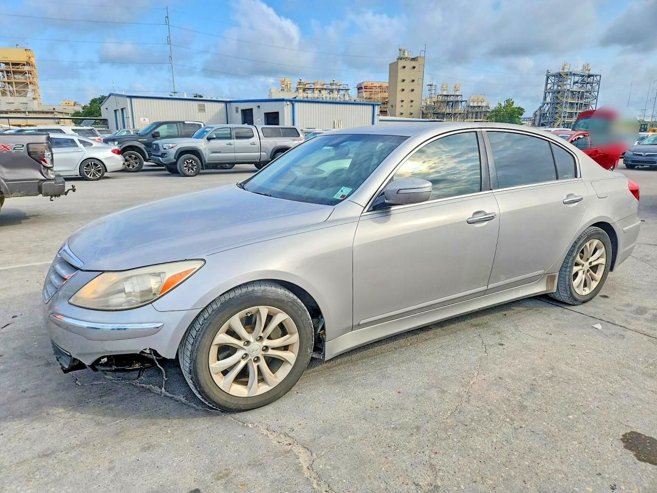 2013 Hyundai Genesis 3.8L, VIN KMHGC4DD4DU243363 — Minor dents and scratches