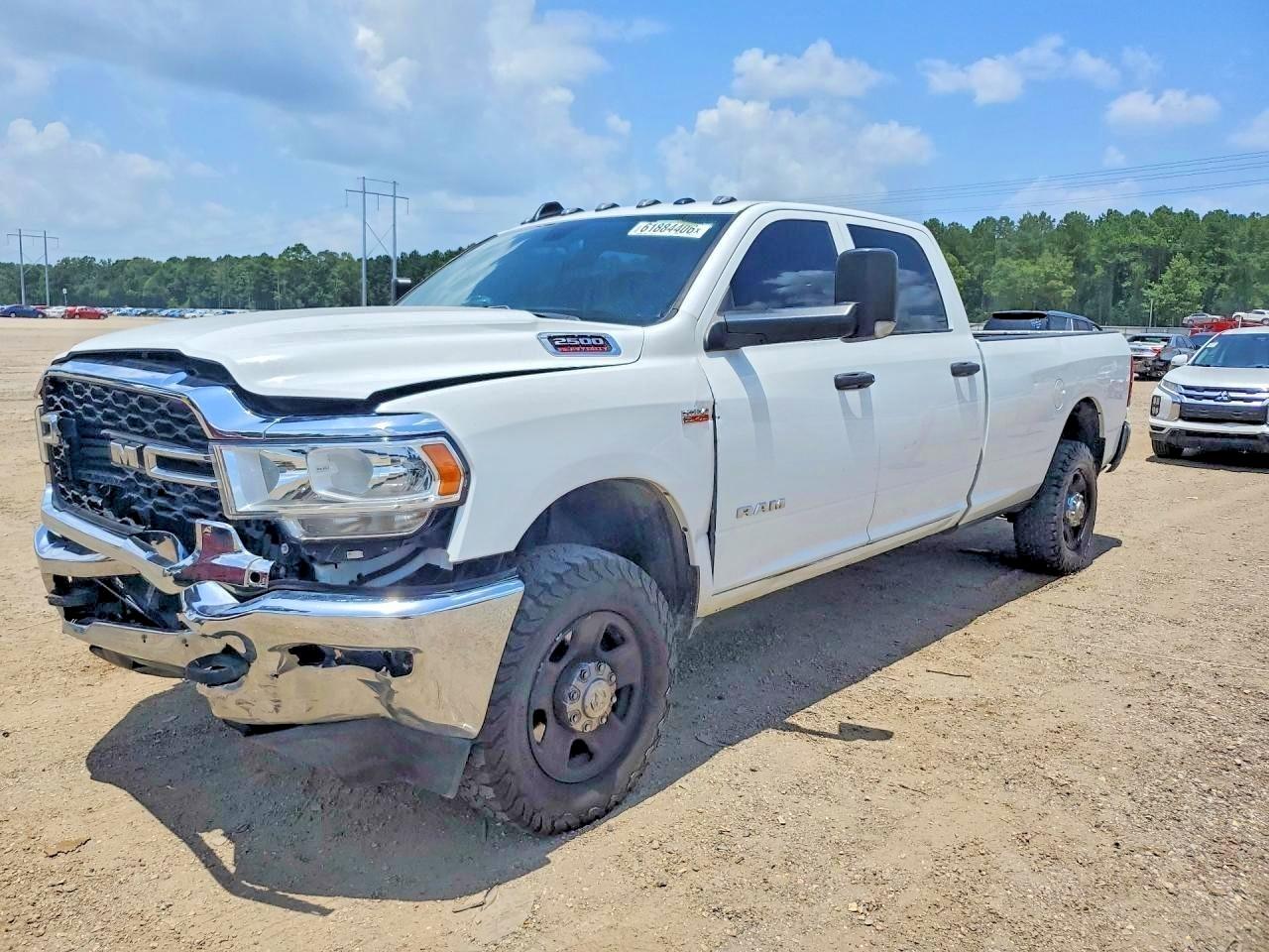 2022 Ram 2500 Tradesman, VIN 3C6UR5HJ2NG129837 — Front end