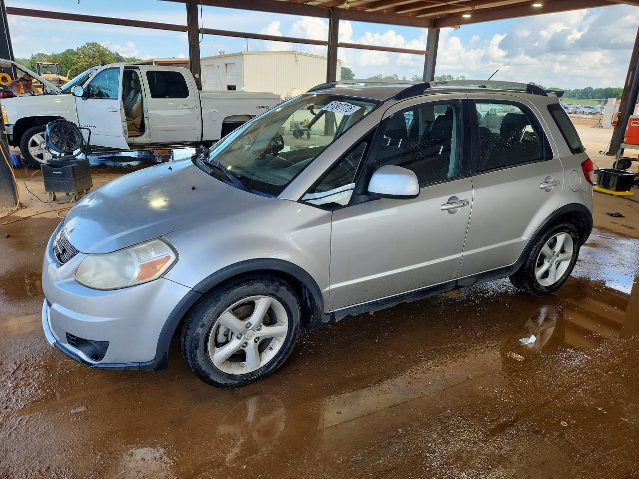2008 Suzuki SX4, VIN JS2YB417985101302 — Перед