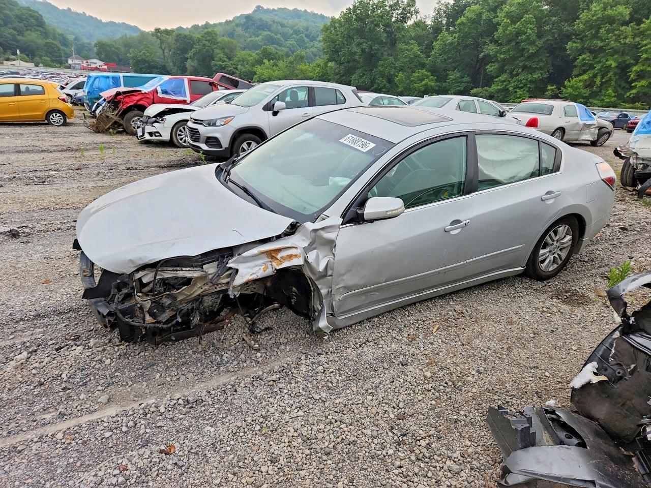 2011 Nissan Altima S, VIN 1N4AL2AP7BN422264 — Front end